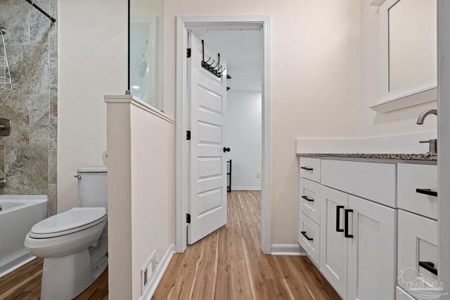 4844 Huron Dr, Pensacola, FL 32507