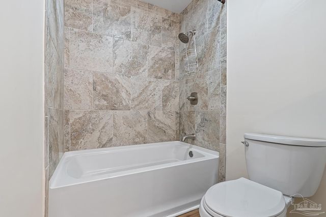 4844 Huron Dr, Pensacola, FL 32507