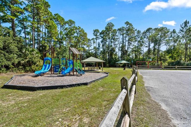 4844 Huron Dr, Pensacola, FL 32507