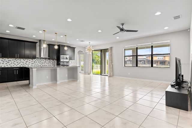 19433 WHISPERING BROOK DRIVE, Tampa, FL 33647