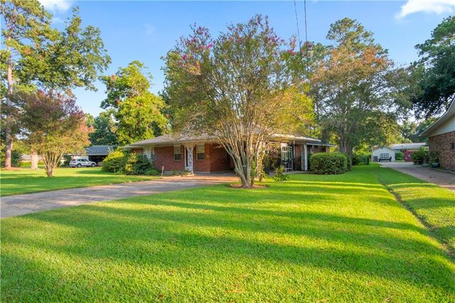 1802 SHIRLEY PARK Place, Alexandria, LA 71301