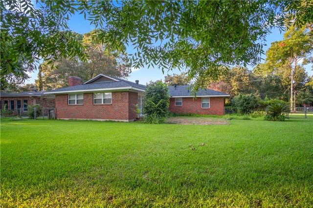 1802 SHIRLEY PARK Place, Alexandria, LA 71301