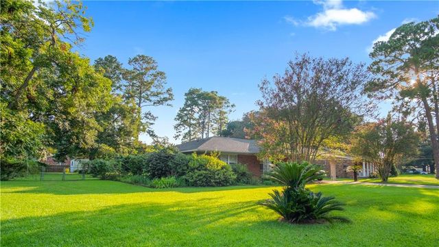 1802 SHIRLEY PARK Place, Alexandria, LA 71301