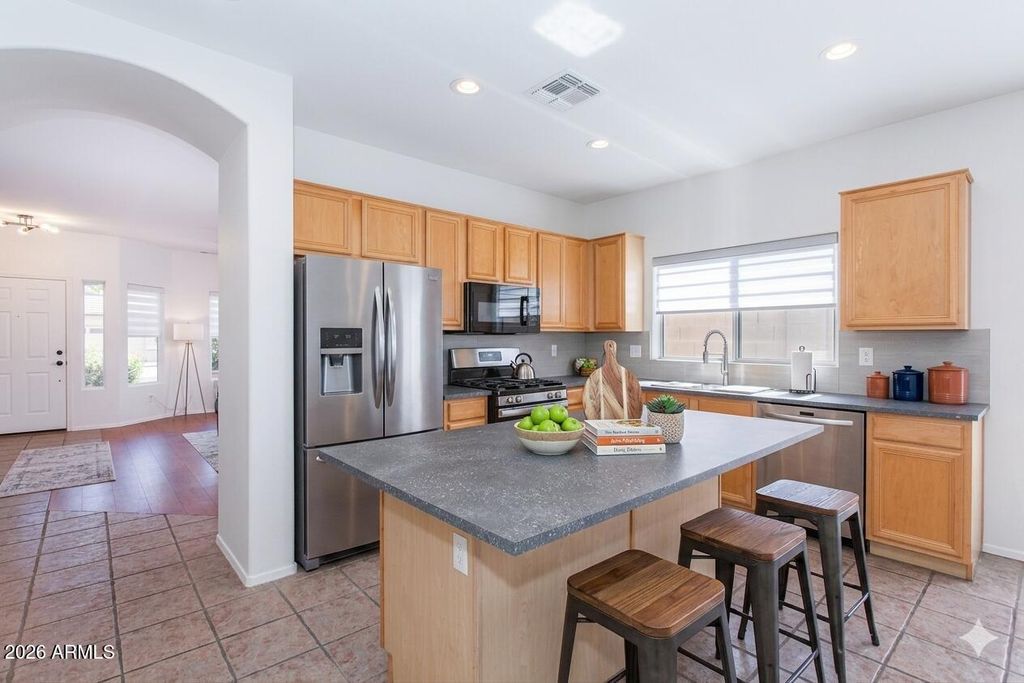 Image 19 of property listing at 14168 W FAIRMOUNT Avenue, Goodyear, AZ 85395
