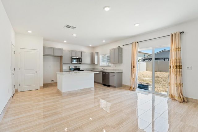 8833 Stratham Way, Elk Grove, CA 95758