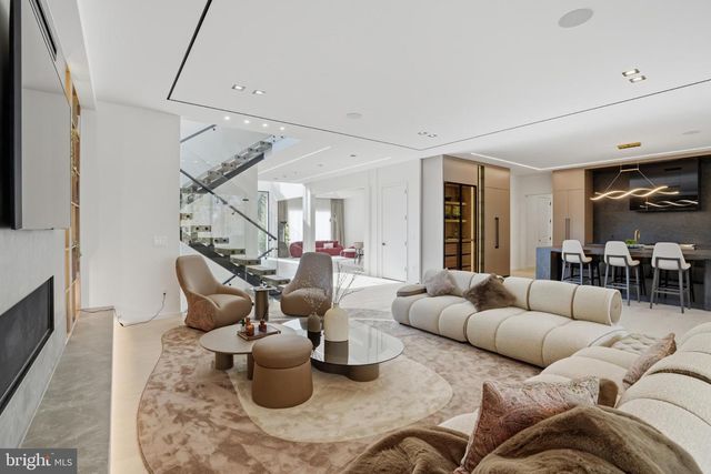 9408 OLD COURTHOUSE RD, Vienna, VA 22182