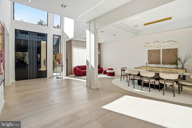 9408 OLD COURTHOUSE RD, Vienna, VA 22182