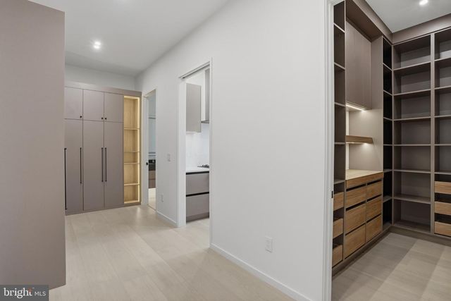 9408 OLD COURTHOUSE RD, Vienna, VA 22182