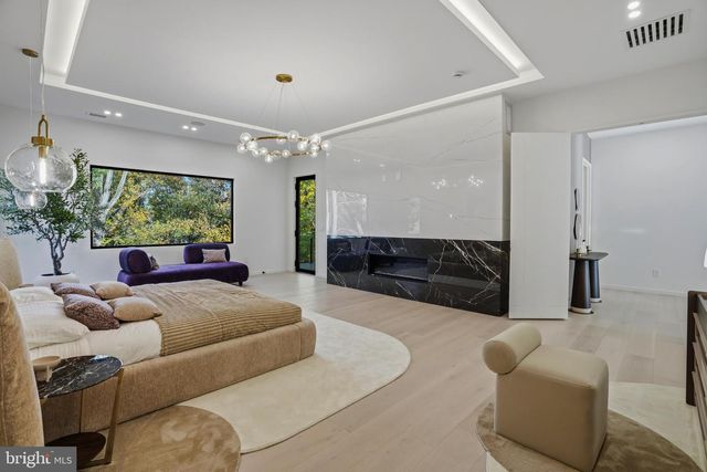 9408 OLD COURTHOUSE RD, Vienna, VA 22182