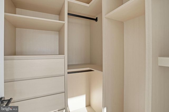 9408 OLD COURTHOUSE RD, Vienna, VA 22182