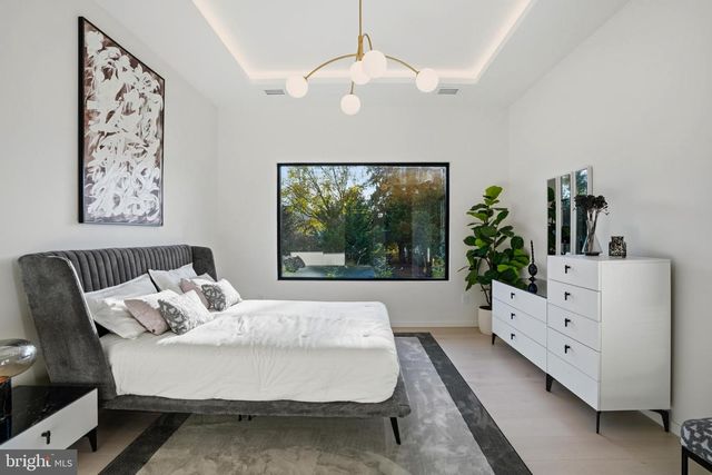 9408 OLD COURTHOUSE RD, Vienna, VA 22182