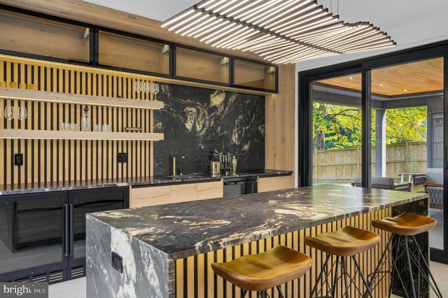 9408 OLD COURTHOUSE RD, Vienna, VA 22182