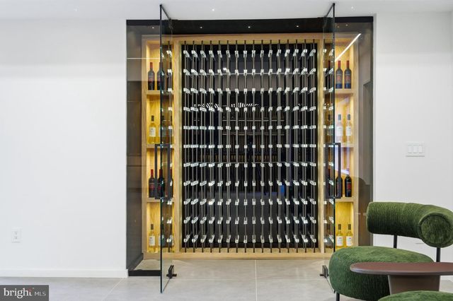 9408 OLD COURTHOUSE RD, Vienna, VA 22182