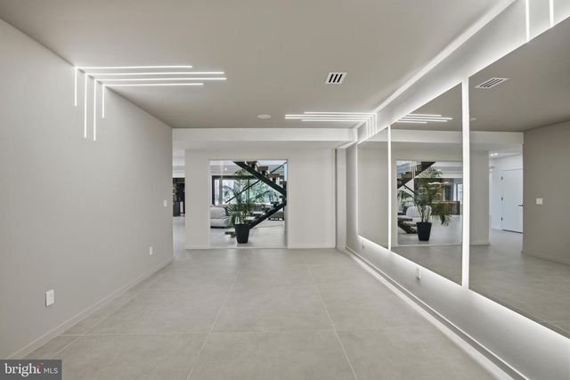 9408 OLD COURTHOUSE RD, Vienna, VA 22182