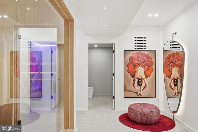 9408 OLD COURTHOUSE RD, Vienna, VA 22182