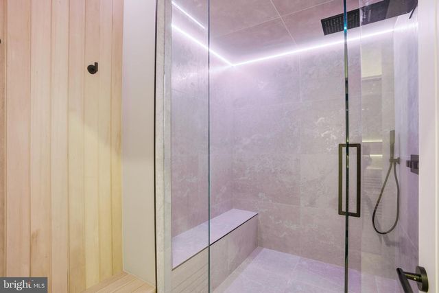 9408 OLD COURTHOUSE RD, Vienna, VA 22182