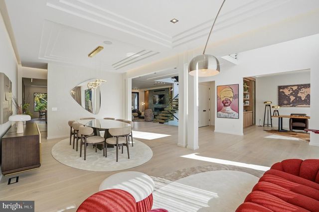 9408 OLD COURTHOUSE RD, Vienna, VA 22182