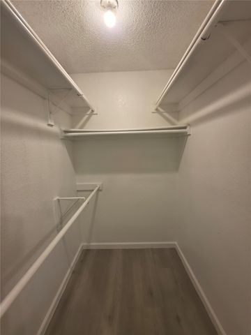 323 Valley Spring Drive, Arlington, TX 76018