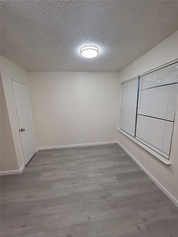 323 Valley Spring Drive, Arlington, TX 76018