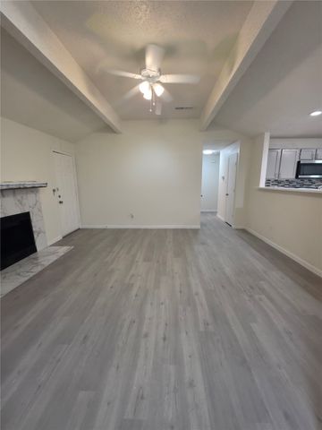 323 Valley Spring Drive, Arlington, TX 76018