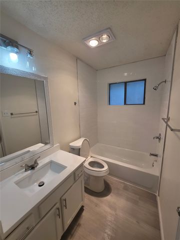 323 Valley Spring Drive, Arlington, TX 76018