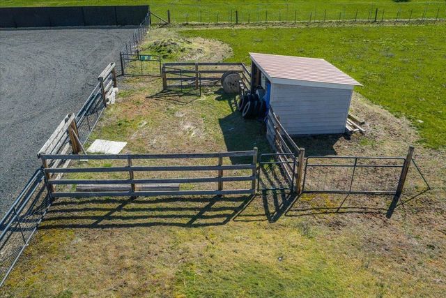 21808 N Little Spokane Dr, Colbert, WA 99005