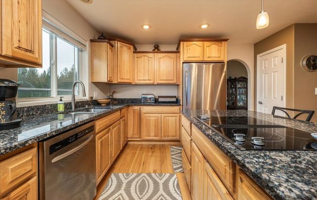 21808 N Little Spokane Dr, Colbert, WA 99005
