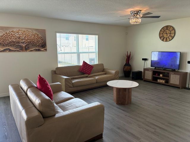 2598 HARDIN WAY, Zephyrhills, FL 33541