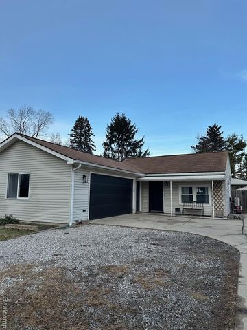1405 Denver Avenue, Waterford, MI 48328