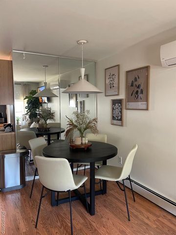 1405 Denver Avenue, Waterford, MI 48328