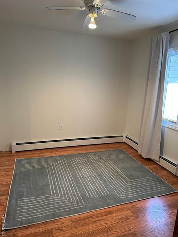 1405 Denver Avenue, Waterford, MI 48328