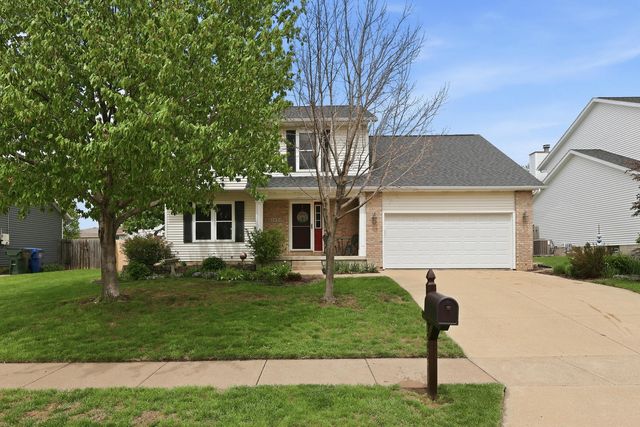 2434 W 62nd Street, Davenport, IA 52806