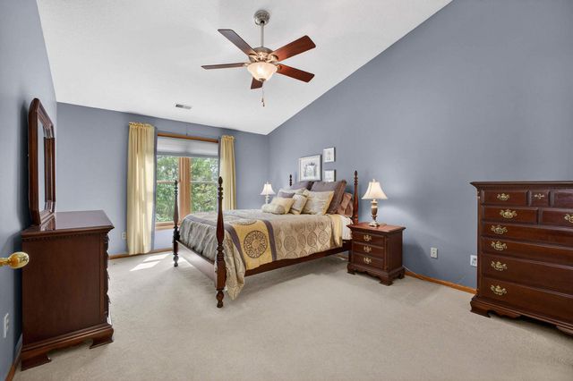 2434 W 62nd Street, Davenport, IA 52806