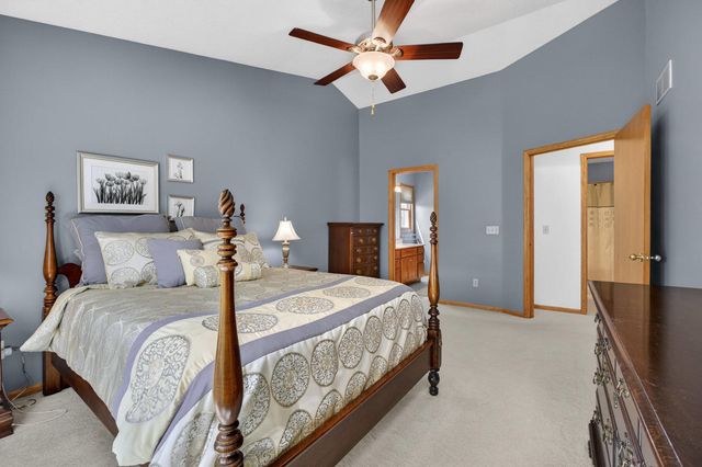 2434 W 62nd Street, Davenport, IA 52806