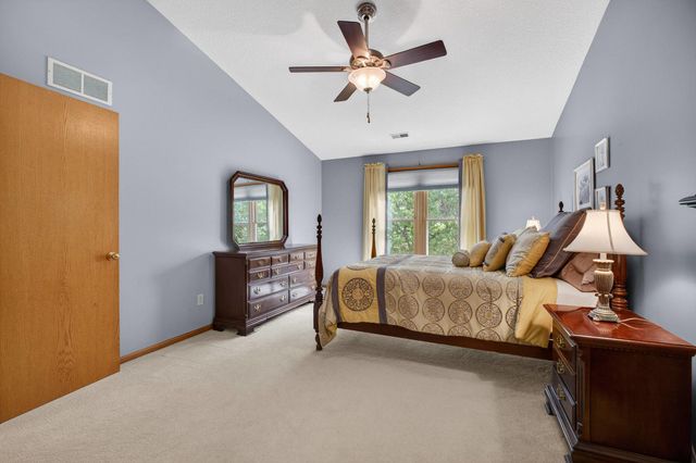 2434 W 62nd Street, Davenport, IA 52806