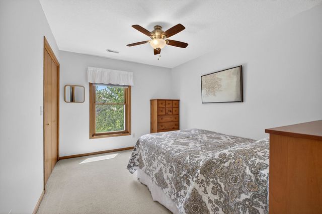 2434 W 62nd Street, Davenport, IA 52806