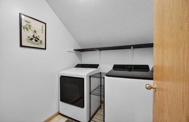 2434 W 62nd Street, Davenport, IA 52806