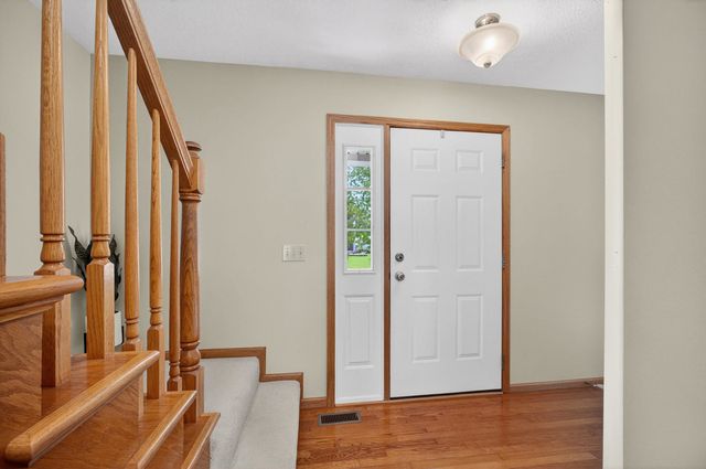 2434 W 62nd Street, Davenport, IA 52806