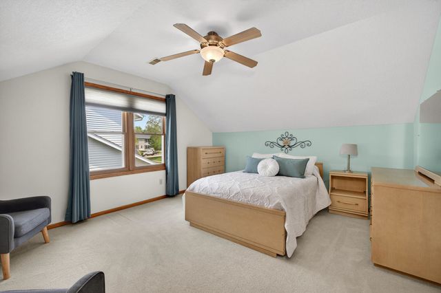 2434 W 62nd Street, Davenport, IA 52806