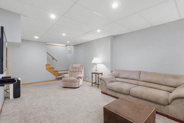 2434 W 62nd Street, Davenport, IA 52806
