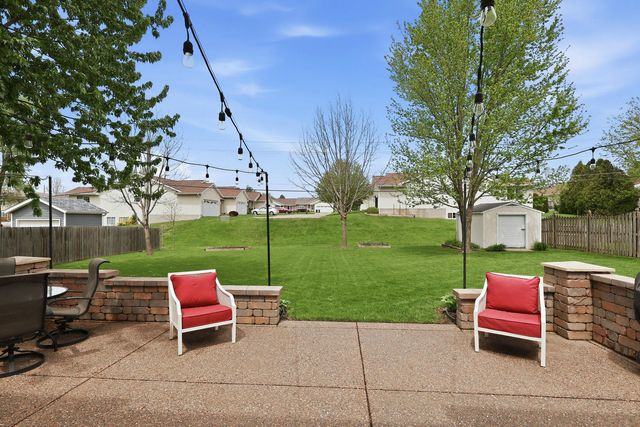 2434 W 62nd Street, Davenport, IA 52806
