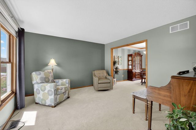 2434 W 62nd Street, Davenport, IA 52806