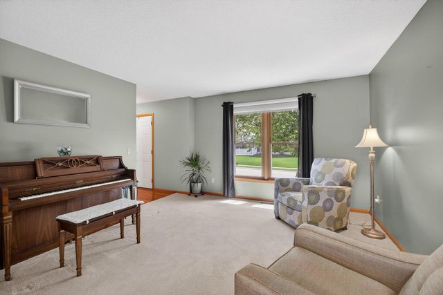 2434 W 62nd Street, Davenport, IA 52806