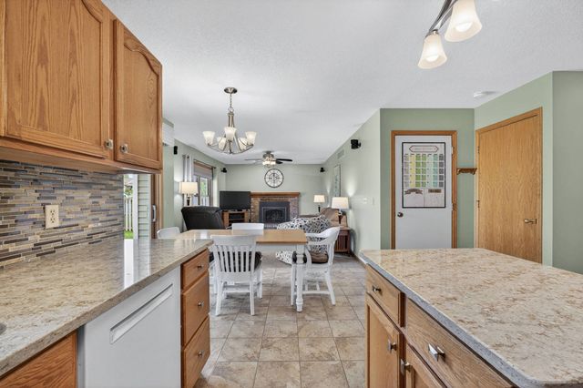 2434 W 62nd Street, Davenport, IA 52806