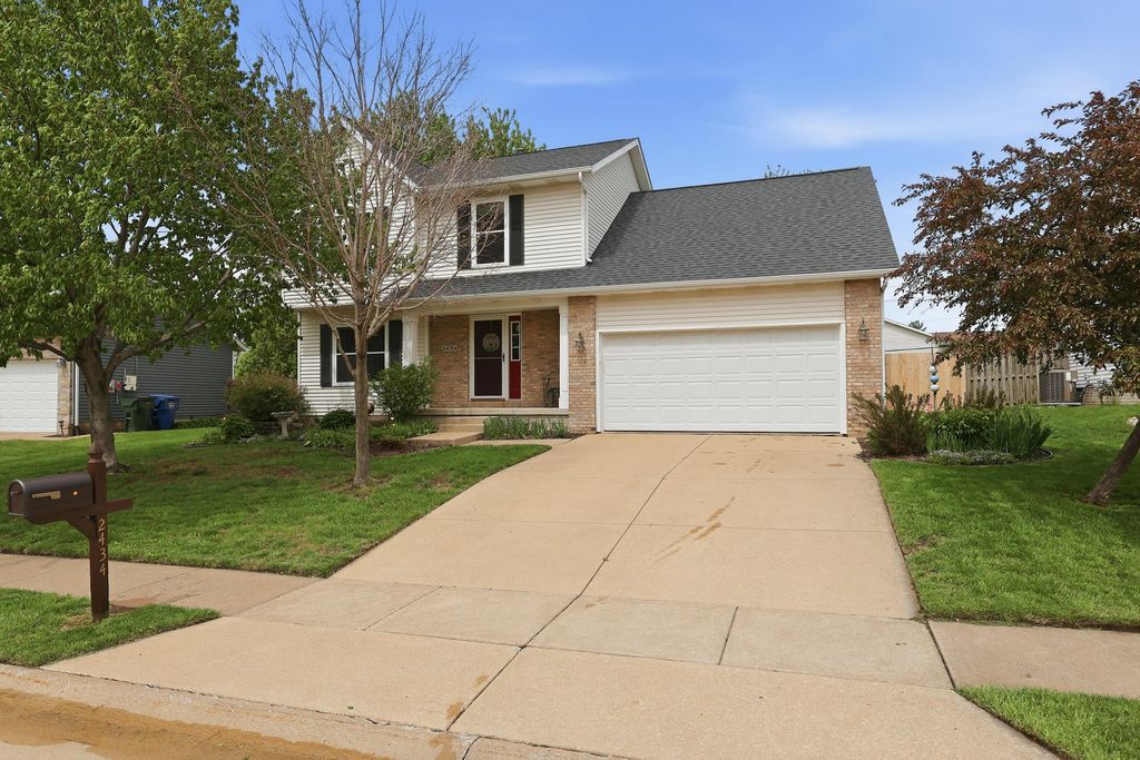 2434 W 62nd Street, Davenport, IA 52806
