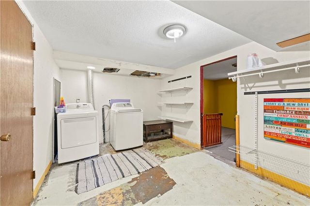 332 Matthews Lane, Gower, MO 64454