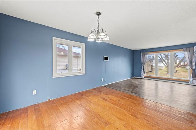 332 Matthews Lane, Gower, MO 64454