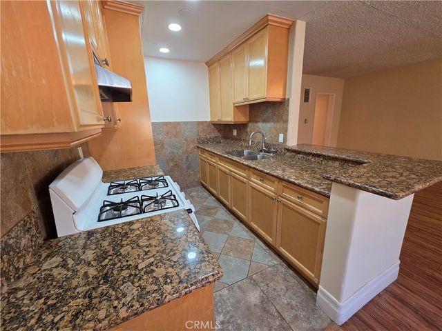1035 Western 4, Glendale, CA 91201