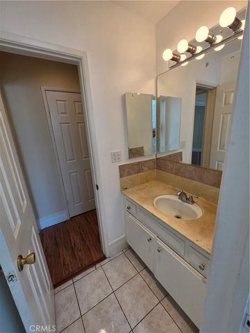 1035 Western 4, Glendale, CA 91201