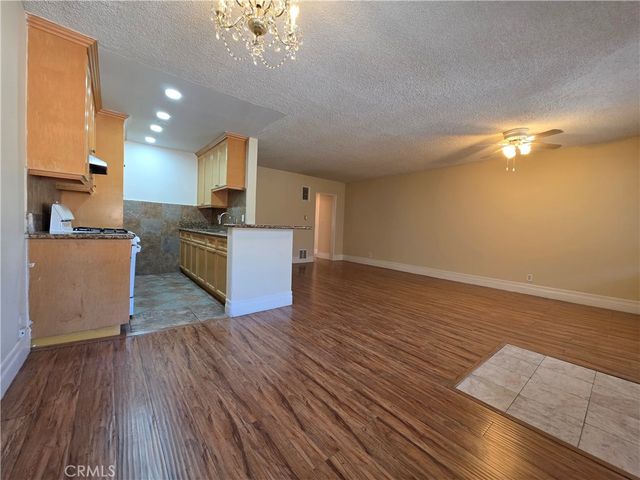1035 Western 4, Glendale, CA 91201